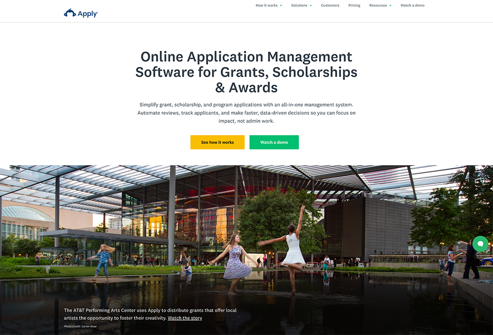 The SurveyMonkey Apply homepage.